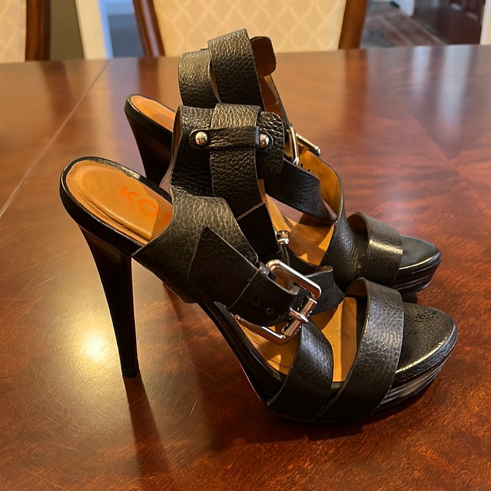 Michael Kors sandals size 7.5!